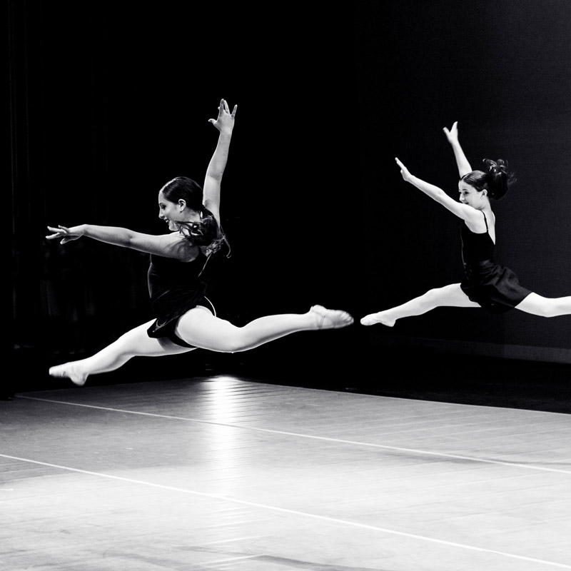 Rhythm and Soul dancers in the studio